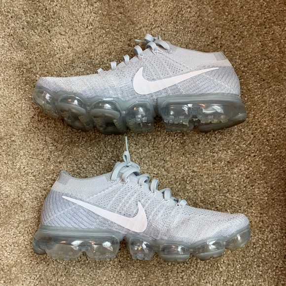 *SOLD* Nike Air Vapormax Flyknit Sneaker - Picture 4 of 8